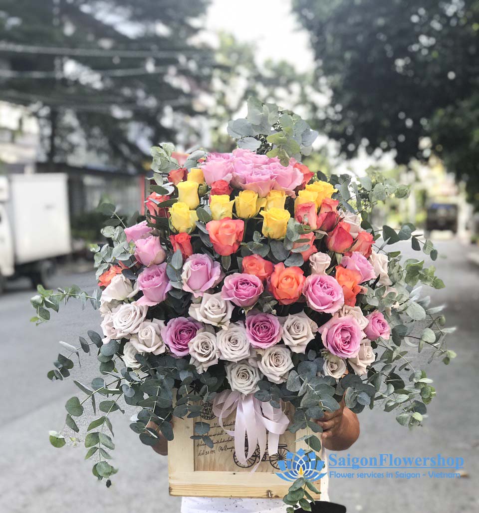 Birthday rose arrangement delivery Saigon