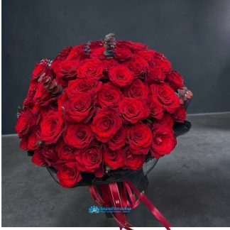 Buy bouquet of red roses in Saigon