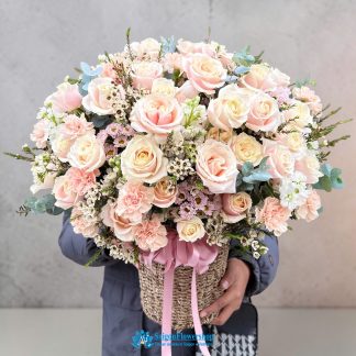 Flower baskets as gifts for business partners