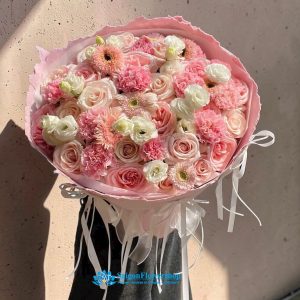 Mixed white and pink flower bouquet in Saigon