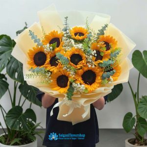 Order sunflower bouquets online in Saigon