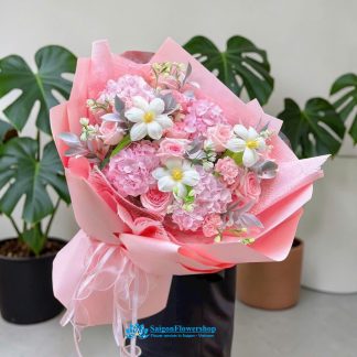 Send a bouquet of flowers to your lover in Saigon