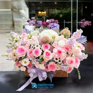 Send birthday flowers to your girlfriend in Saigon