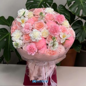 Birthday flower bouquet Saigon