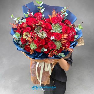 Bouquet of red roses at a Saigon flower shop