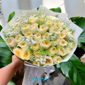 Bouquet of yellow roses for friendship