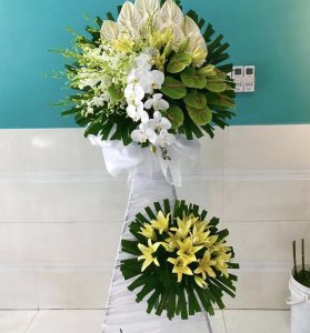 Luxury funeral wreath delivery Vietnam