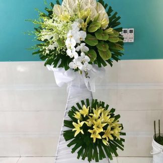 Luxury funeral wreath delivery Vietnam