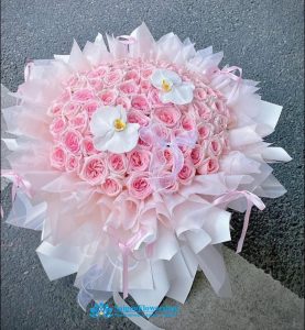 Midnight flower delivery Saigon