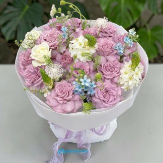 romantic purple rose bouquet