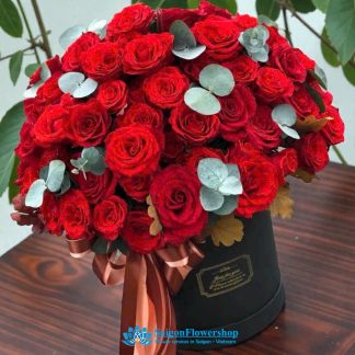 Red rose basket delivery sameday to Saigon